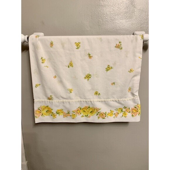 Vtg Mohawk  Standard Muslin Pillowcase Newcastle Yellow Floral Lace Scallop 70s - Picture 2 of 12